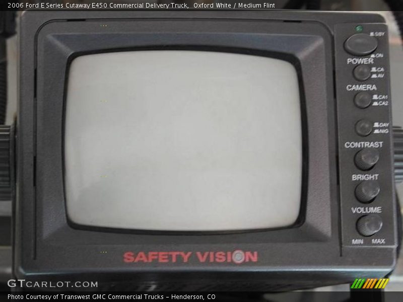 Oxford White / Medium Flint 2006 Ford E Series Cutaway E450 Commercial Delivery Truck