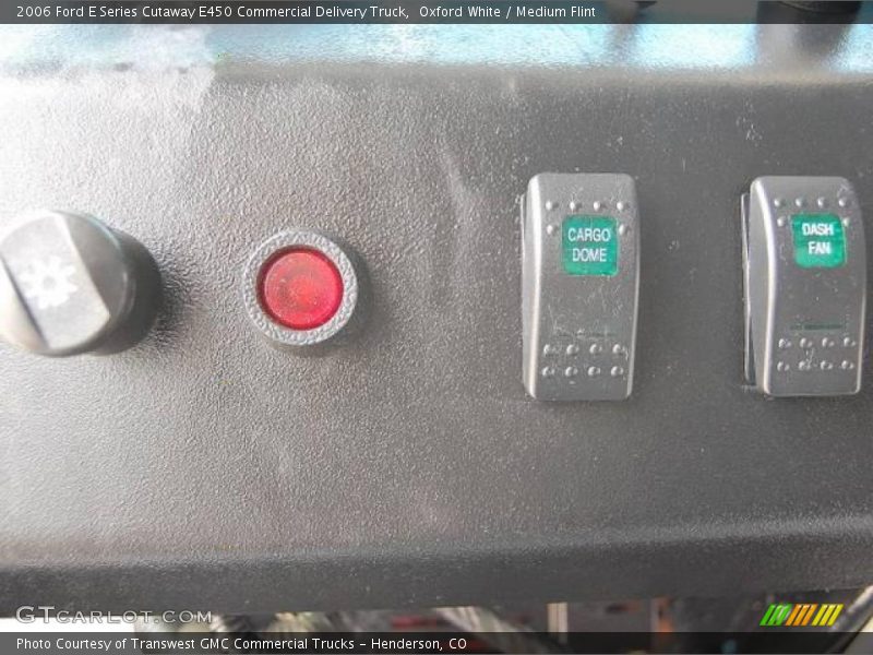 Oxford White / Medium Flint 2006 Ford E Series Cutaway E450 Commercial Delivery Truck