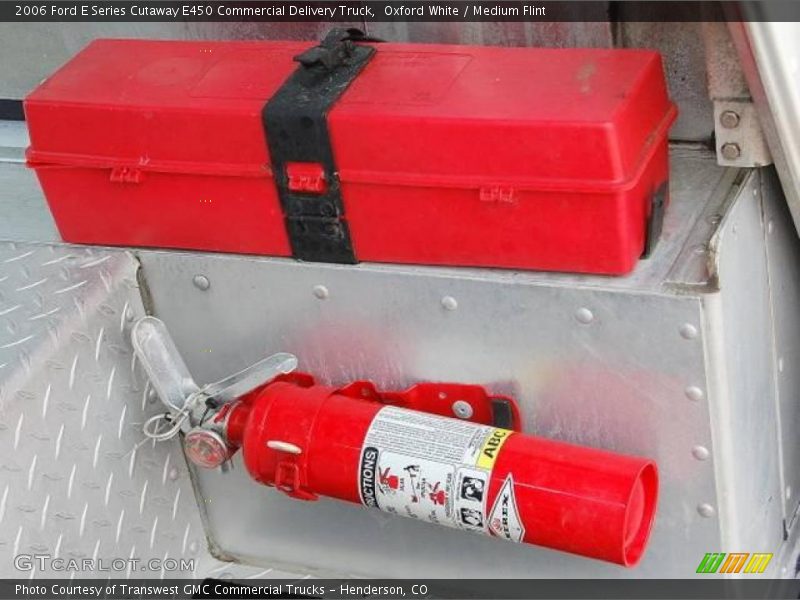 Oxford White / Medium Flint 2006 Ford E Series Cutaway E450 Commercial Delivery Truck