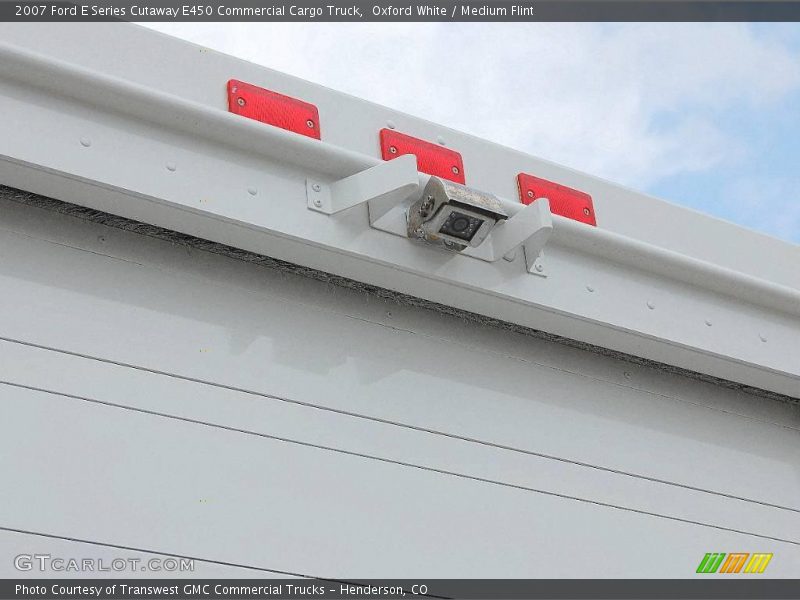 Oxford White / Medium Flint 2007 Ford E Series Cutaway E450 Commercial Cargo Truck