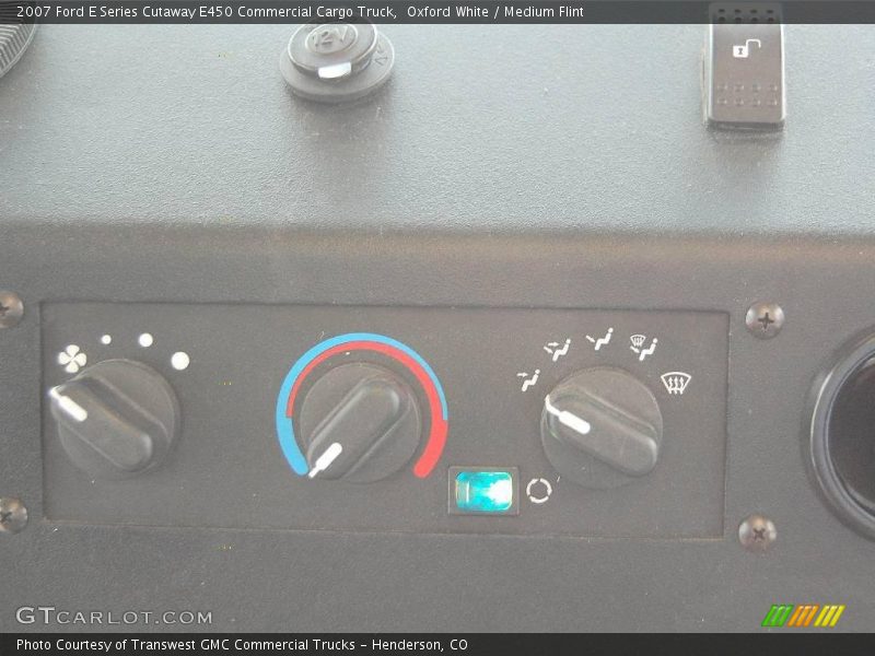 Oxford White / Medium Flint 2007 Ford E Series Cutaway E450 Commercial Cargo Truck