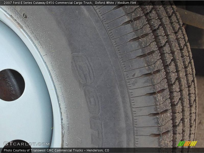 Oxford White / Medium Flint 2007 Ford E Series Cutaway E450 Commercial Cargo Truck