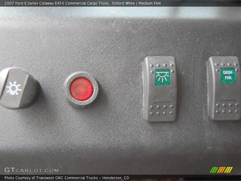 Oxford White / Medium Flint 2007 Ford E Series Cutaway E450 Commercial Cargo Truck