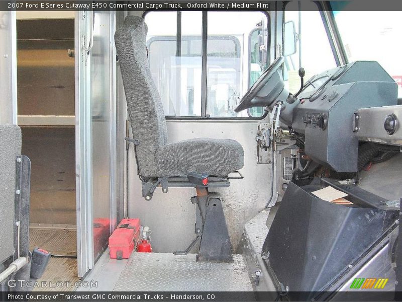 Oxford White / Medium Flint 2007 Ford E Series Cutaway E450 Commercial Cargo Truck