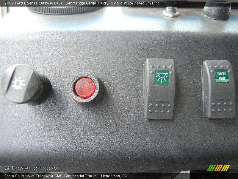 Oxford White / Medium Flint 2007 Ford E Series Cutaway E450 Commercial Cargo Truck