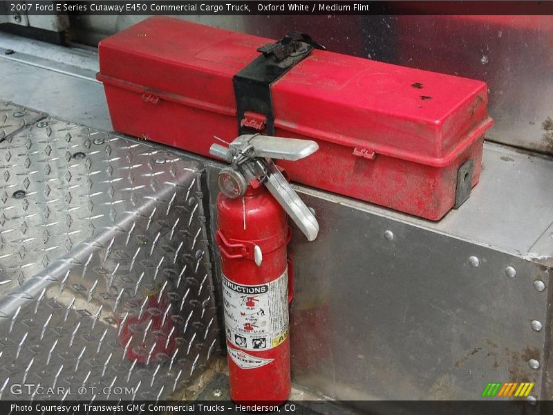 Oxford White / Medium Flint 2007 Ford E Series Cutaway E450 Commercial Cargo Truck