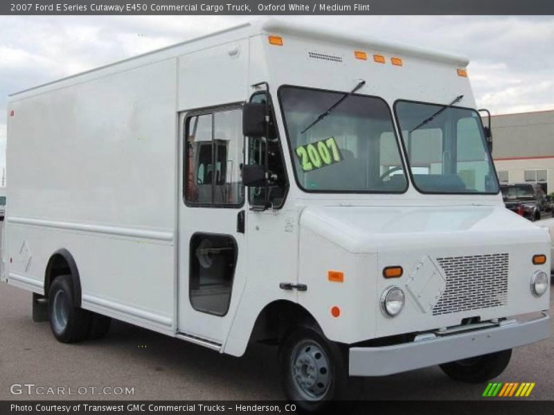 Oxford White / Medium Flint 2007 Ford E Series Cutaway E450 Commercial Cargo Truck