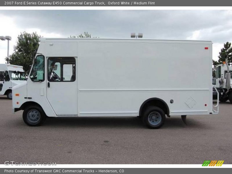 Oxford White / Medium Flint 2007 Ford E Series Cutaway E450 Commercial Cargo Truck