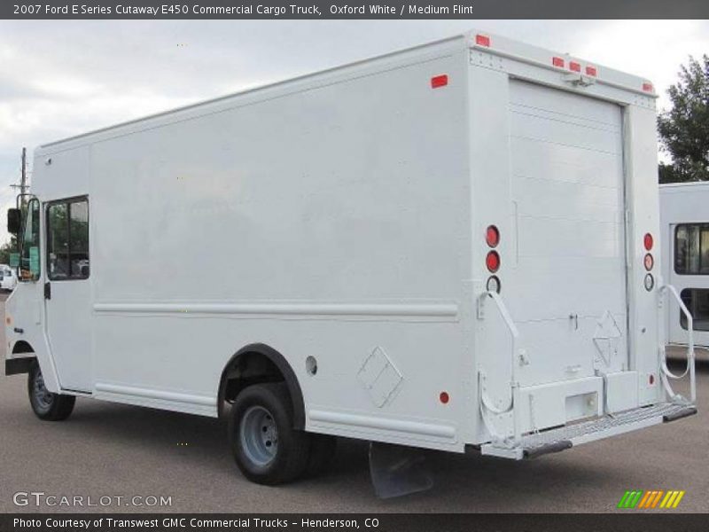 Oxford White / Medium Flint 2007 Ford E Series Cutaway E450 Commercial Cargo Truck
