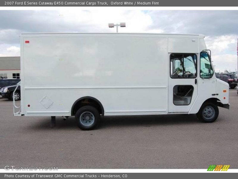 Oxford White / Medium Flint 2007 Ford E Series Cutaway E450 Commercial Cargo Truck