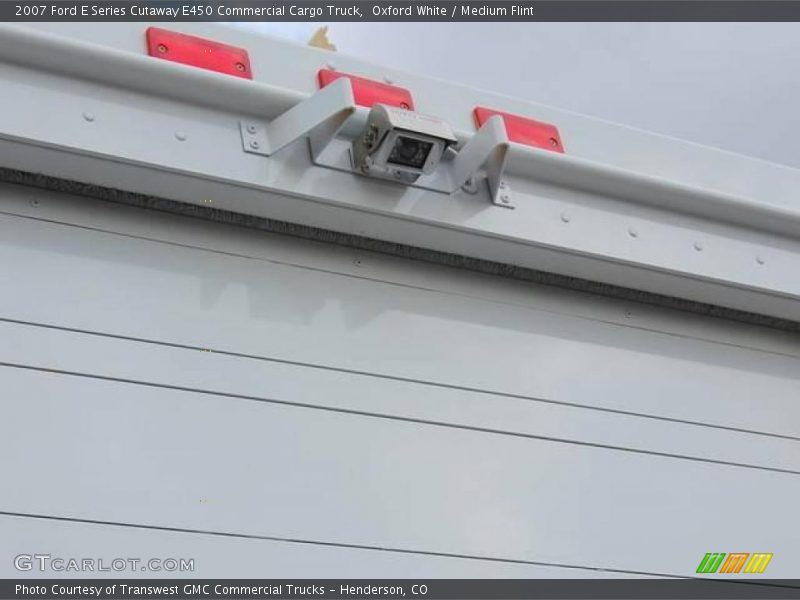 Oxford White / Medium Flint 2007 Ford E Series Cutaway E450 Commercial Cargo Truck