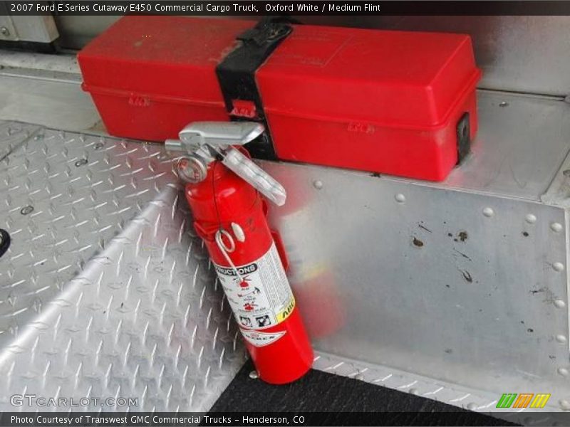 Oxford White / Medium Flint 2007 Ford E Series Cutaway E450 Commercial Cargo Truck