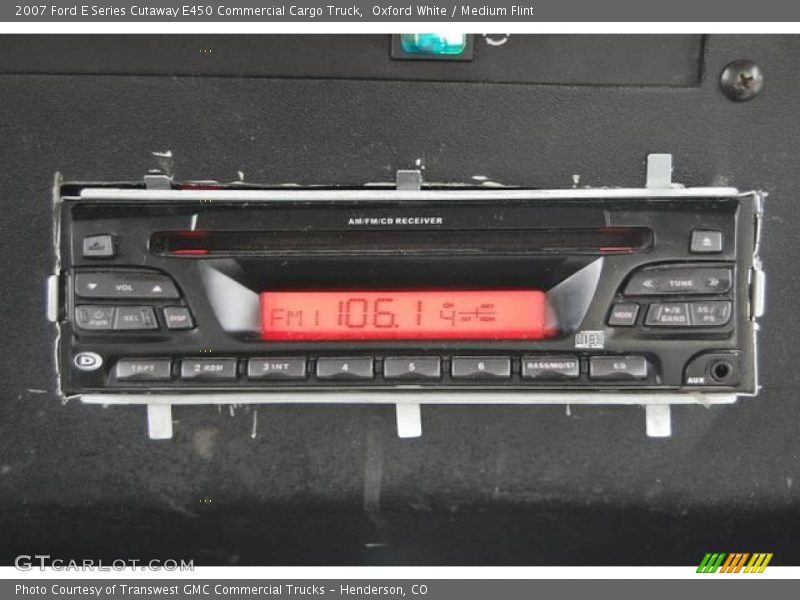 Oxford White / Medium Flint 2007 Ford E Series Cutaway E450 Commercial Cargo Truck