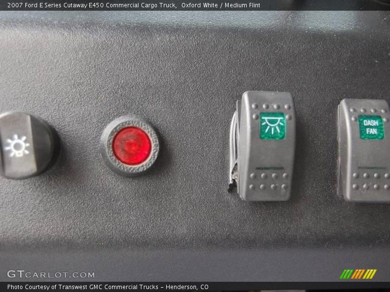 Oxford White / Medium Flint 2007 Ford E Series Cutaway E450 Commercial Cargo Truck