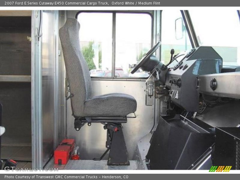 Oxford White / Medium Flint 2007 Ford E Series Cutaway E450 Commercial Cargo Truck
