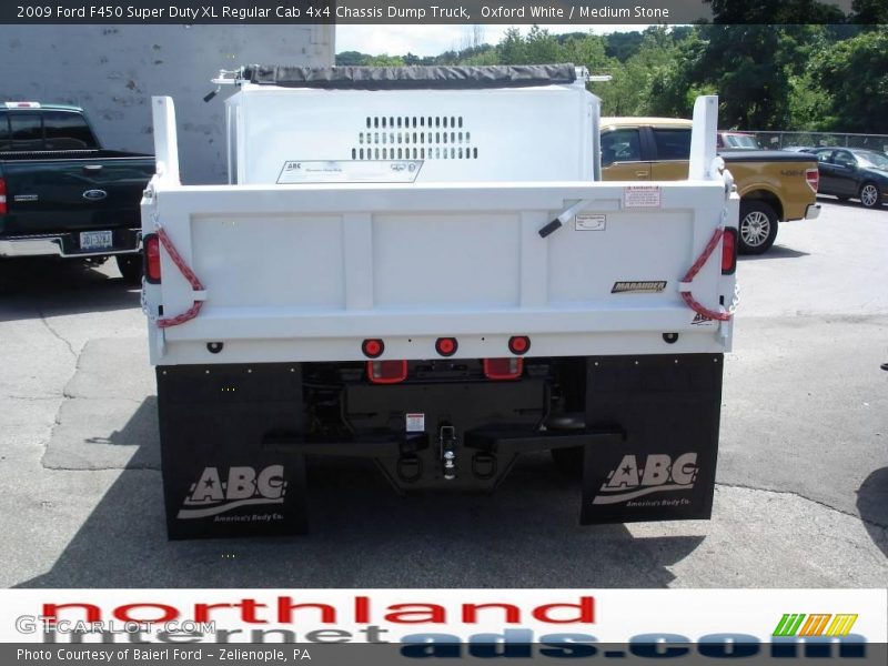 Oxford White / Medium Stone 2009 Ford F450 Super Duty XL Regular Cab 4x4 Chassis Dump Truck