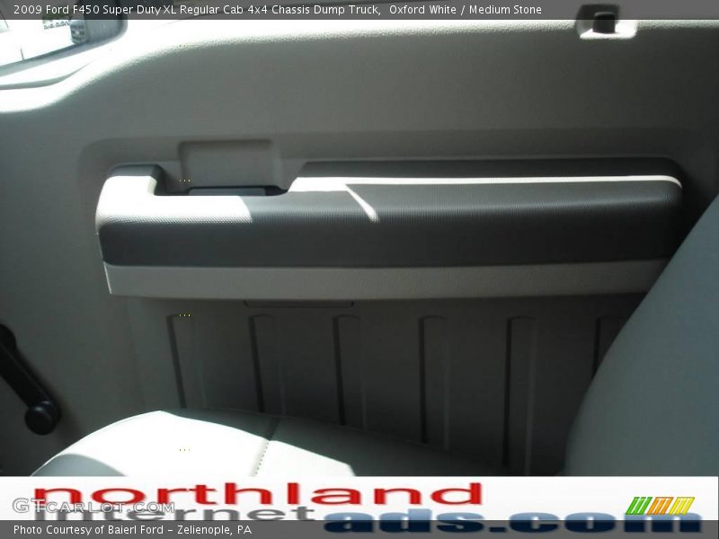 Oxford White / Medium Stone 2009 Ford F450 Super Duty XL Regular Cab 4x4 Chassis Dump Truck