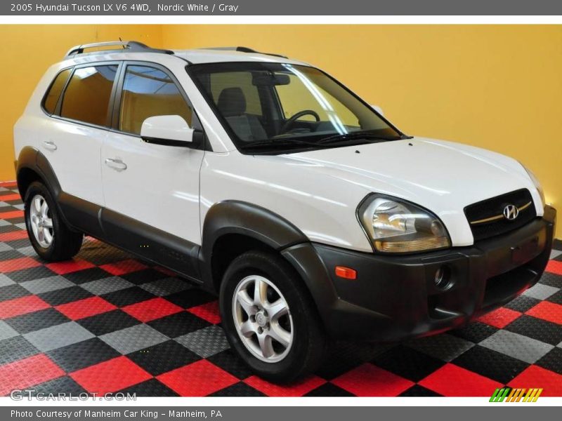 Nordic White / Gray 2005 Hyundai Tucson LX V6 4WD