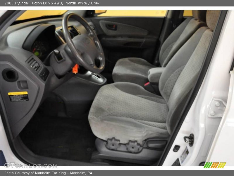 Nordic White / Gray 2005 Hyundai Tucson LX V6 4WD