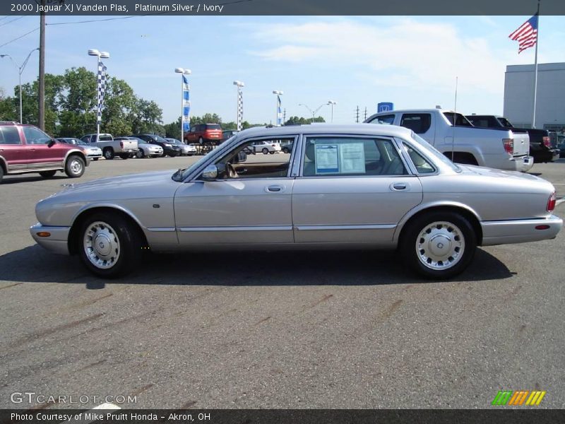 Platinum Silver / Ivory 2000 Jaguar XJ Vanden Plas