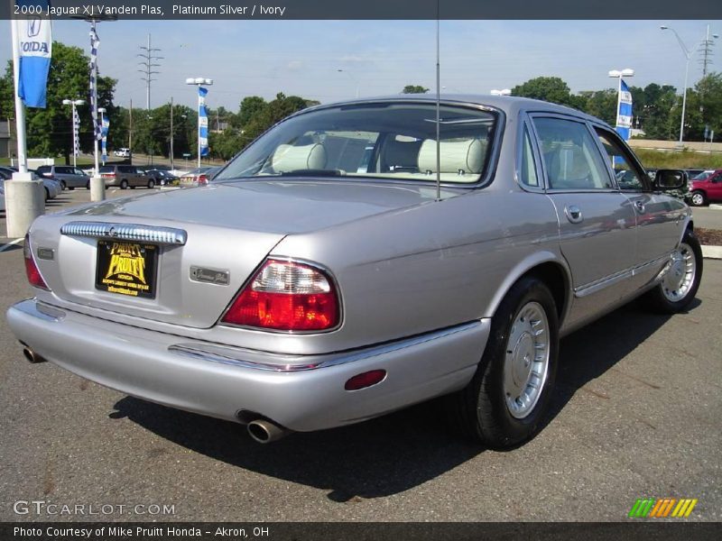 Platinum Silver / Ivory 2000 Jaguar XJ Vanden Plas