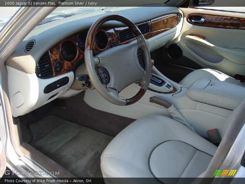 Platinum Silver / Ivory 2000 Jaguar XJ Vanden Plas