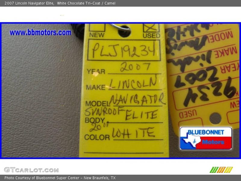 White Chocolate Tri-Coat / Camel 2007 Lincoln Navigator Elite