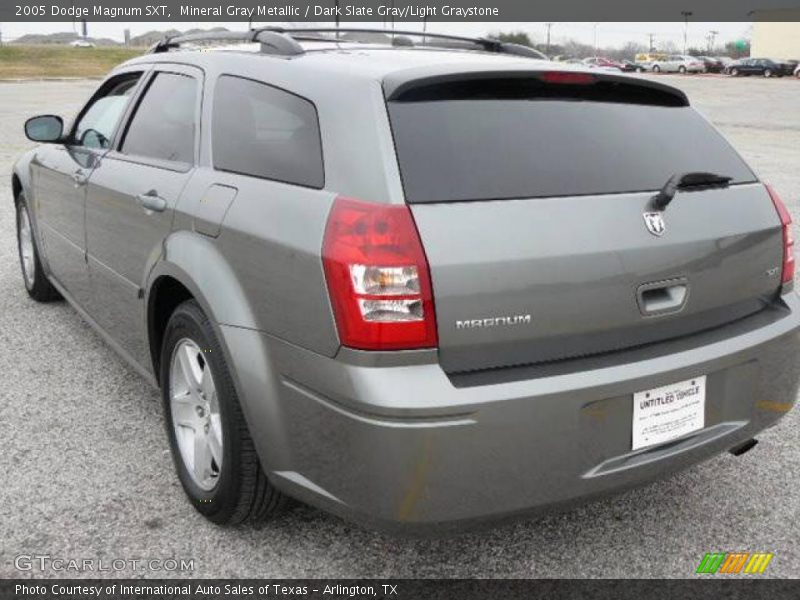Mineral Gray Metallic / Dark Slate Gray/Light Graystone 2005 Dodge Magnum SXT