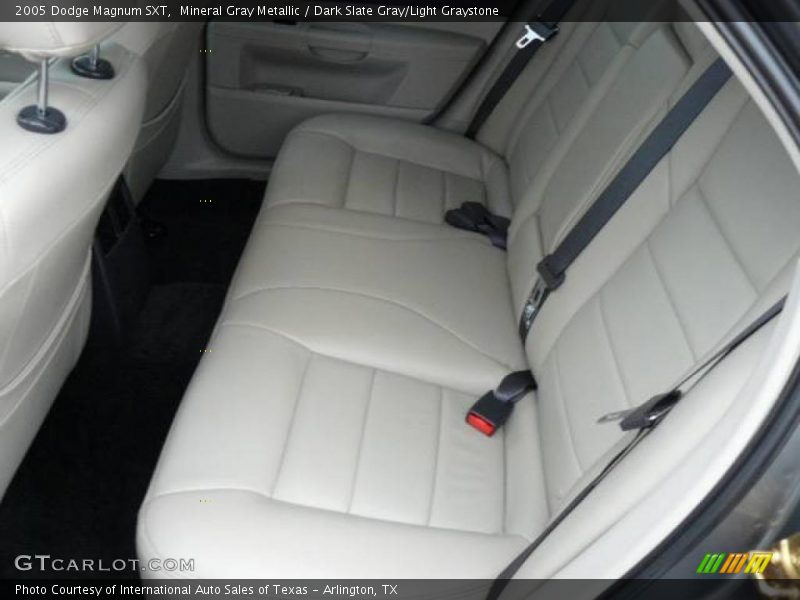 Mineral Gray Metallic / Dark Slate Gray/Light Graystone 2005 Dodge Magnum SXT