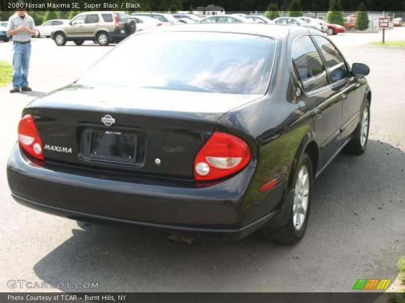 Super Black / Black 2000 Nissan Maxima SE