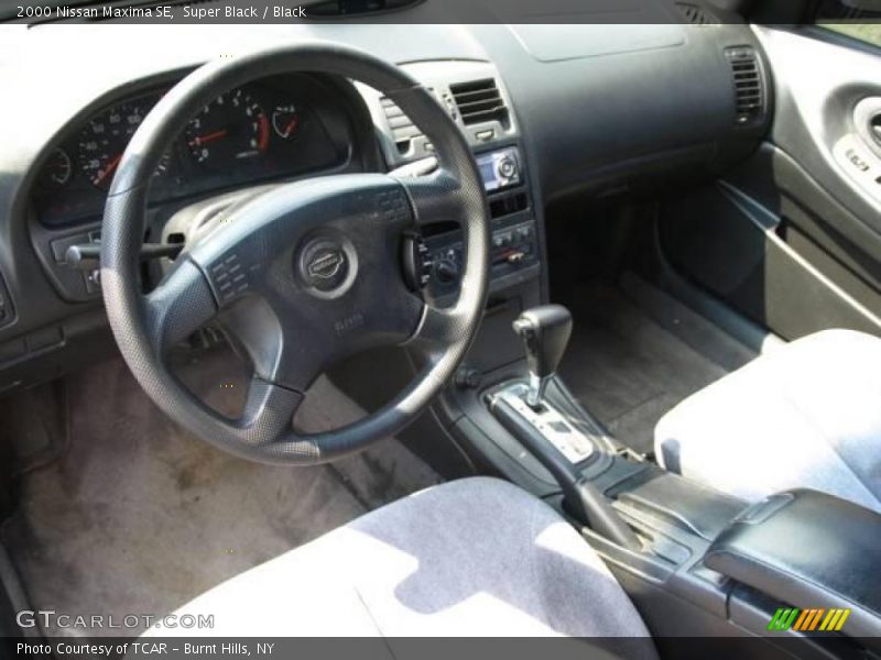 Super Black / Black 2000 Nissan Maxima SE