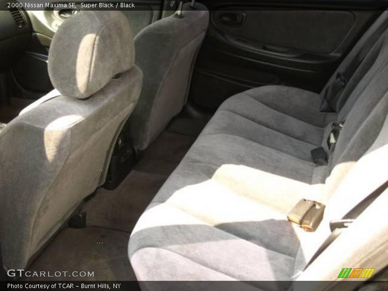 Super Black / Black 2000 Nissan Maxima SE