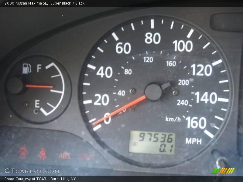 Super Black / Black 2000 Nissan Maxima SE