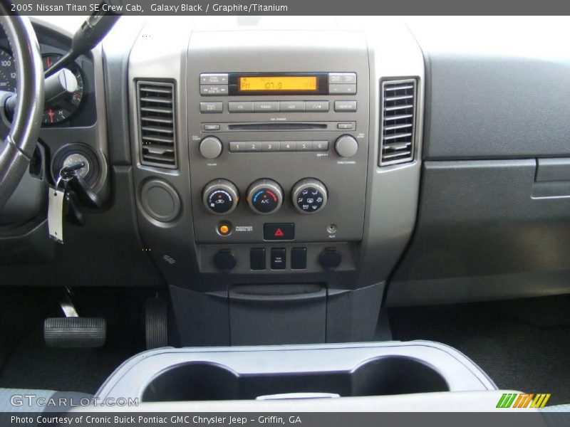 Galaxy Black / Graphite/Titanium 2005 Nissan Titan SE Crew Cab