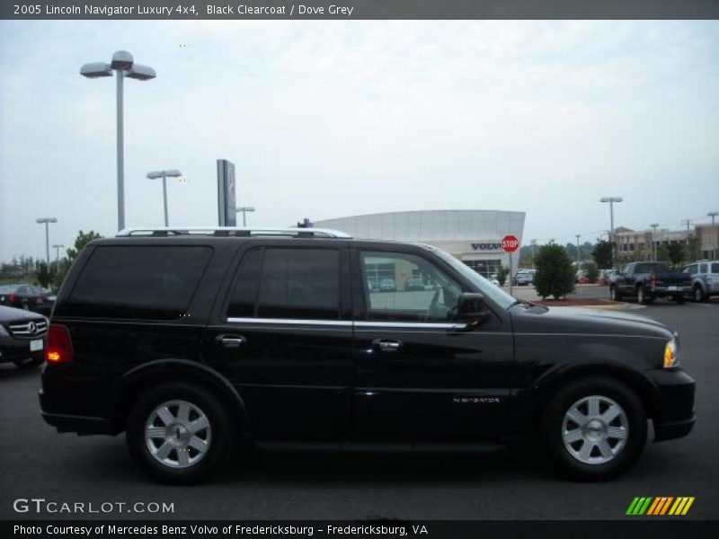 Black Clearcoat / Dove Grey 2005 Lincoln Navigator Luxury 4x4