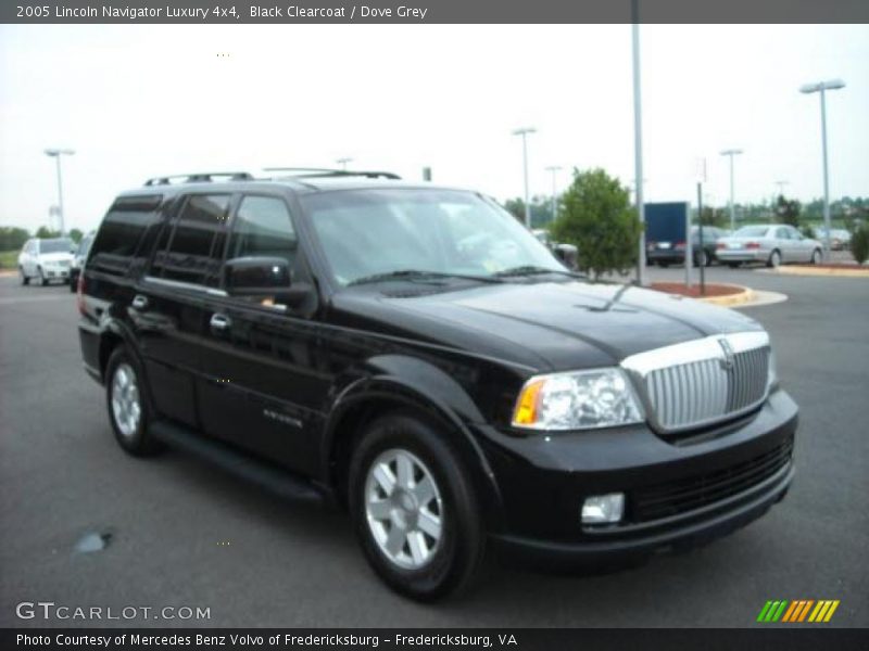Black Clearcoat / Dove Grey 2005 Lincoln Navigator Luxury 4x4
