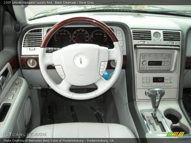 Black Clearcoat / Dove Grey 2005 Lincoln Navigator Luxury 4x4