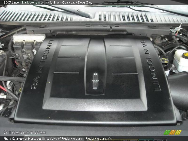 Black Clearcoat / Dove Grey 2005 Lincoln Navigator Luxury 4x4