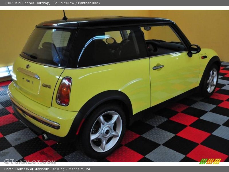 Liquid Yellow / Panther Black 2002 Mini Cooper Hardtop