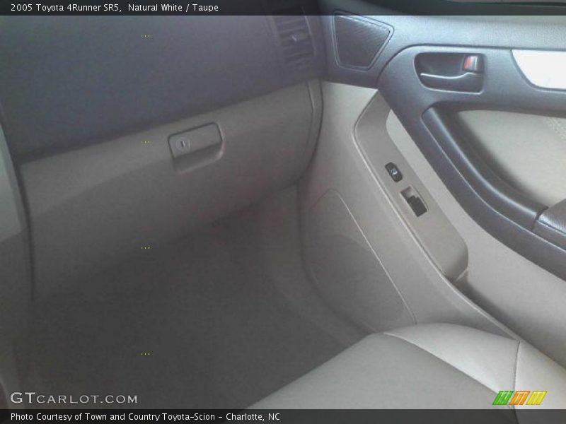 Natural White / Taupe 2005 Toyota 4Runner SR5