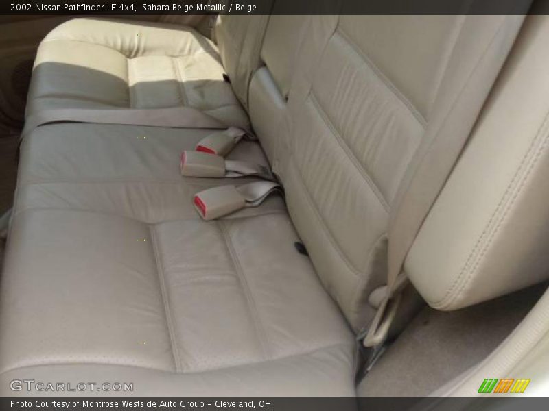 Sahara Beige Metallic / Beige 2002 Nissan Pathfinder LE 4x4