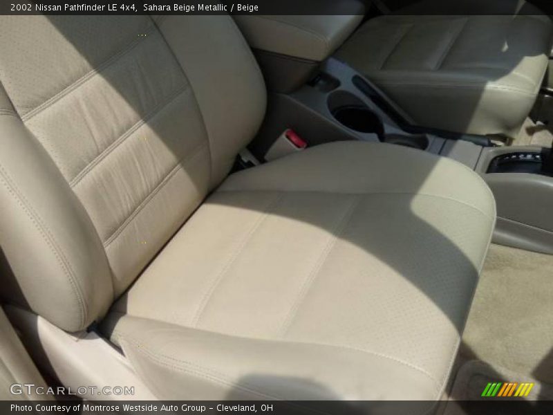 Sahara Beige Metallic / Beige 2002 Nissan Pathfinder LE 4x4