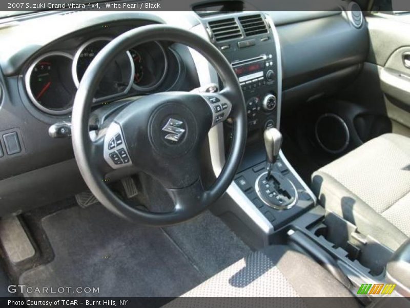White Pearl / Black 2007 Suzuki Grand Vitara 4x4