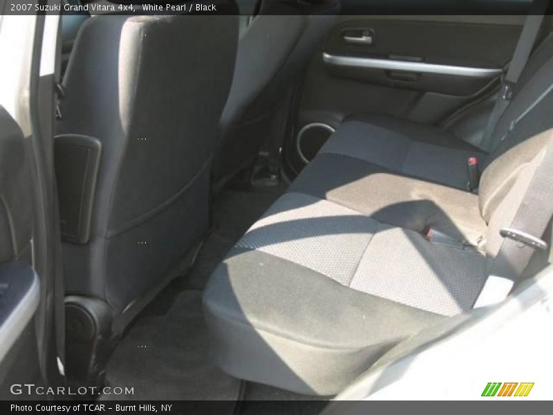 White Pearl / Black 2007 Suzuki Grand Vitara 4x4
