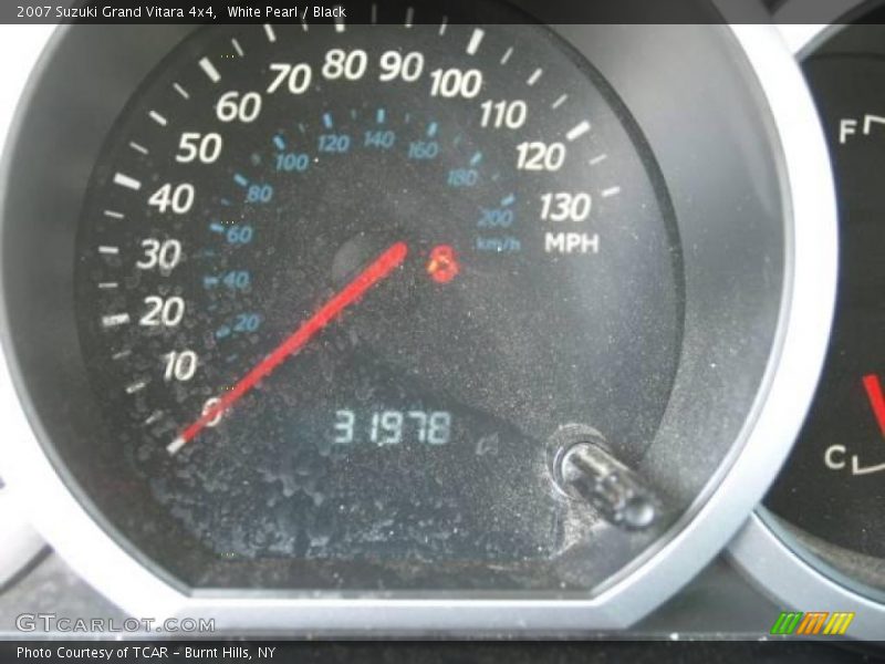 White Pearl / Black 2007 Suzuki Grand Vitara 4x4