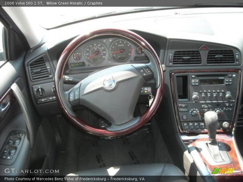 Willow Green Metallic / Graphite 2006 Volvo S60 2.5T