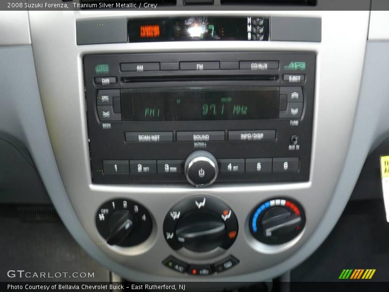 Titanium Silver Metallic / Grey 2008 Suzuki Forenza