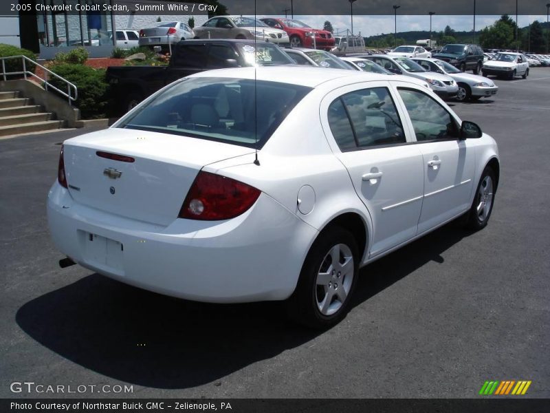 Summit White / Gray 2005 Chevrolet Cobalt Sedan