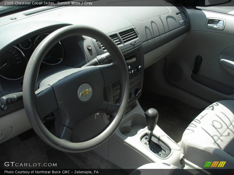 Summit White / Gray 2005 Chevrolet Cobalt Sedan