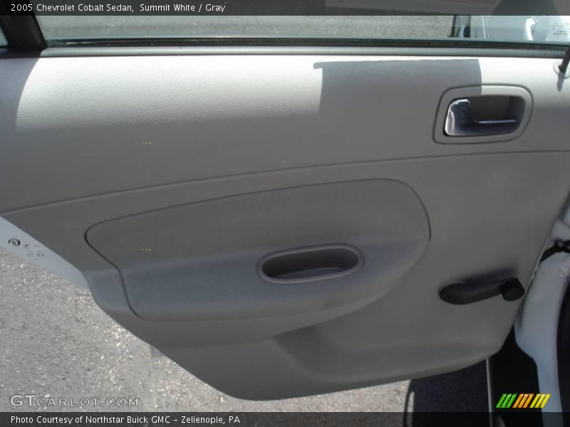 Summit White / Gray 2005 Chevrolet Cobalt Sedan